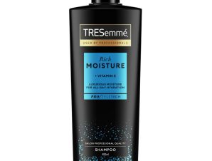 TRESemme Rich Moisture + Vitamin E Shampoo Σαμπουάν Ενυδάτωσης για Ξηρά Μαλλιά που Χρειάζονται Θρέψη 400ml